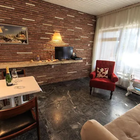 Kameliya Montesun Budva