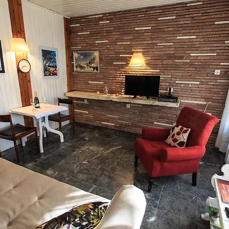 Kameliya Montesun Budva