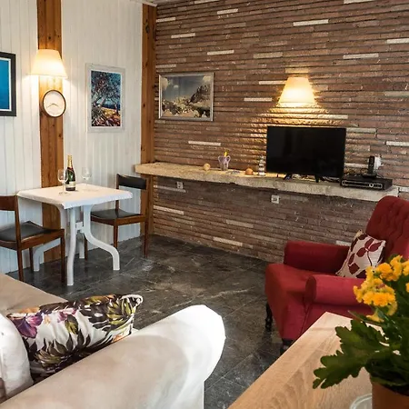 Kameliya Montesun Apartment
