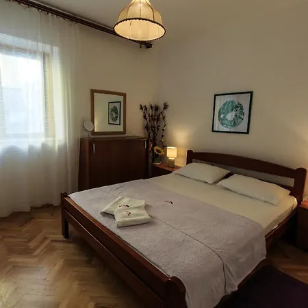 Apartment Kameliya Montesun