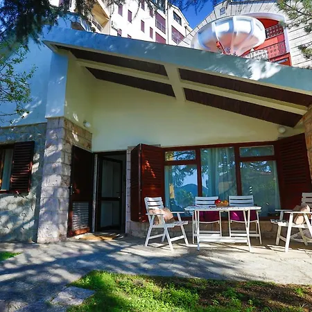 Apartment Kameliya Montesun Budva